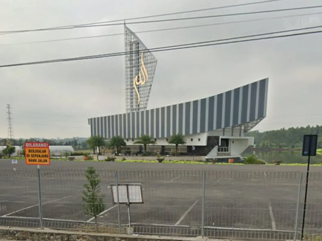 Masjid Al Manar I: Jantung Spiritual Cilacap yang Terus Berdenyut